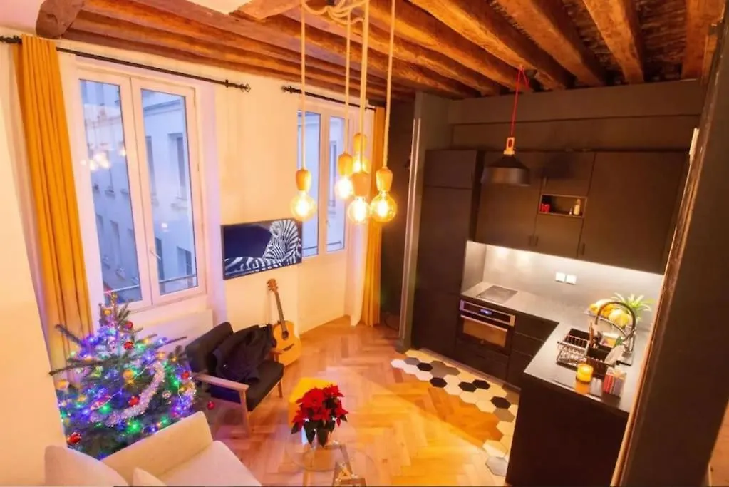 Bel Appartement Parisien, Typique Du Marais باريس