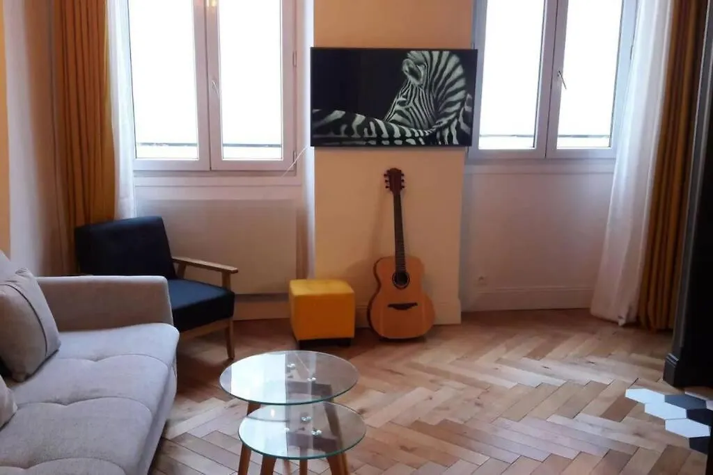 Apartment Bel Appartement Parisien, Typique Du Marais