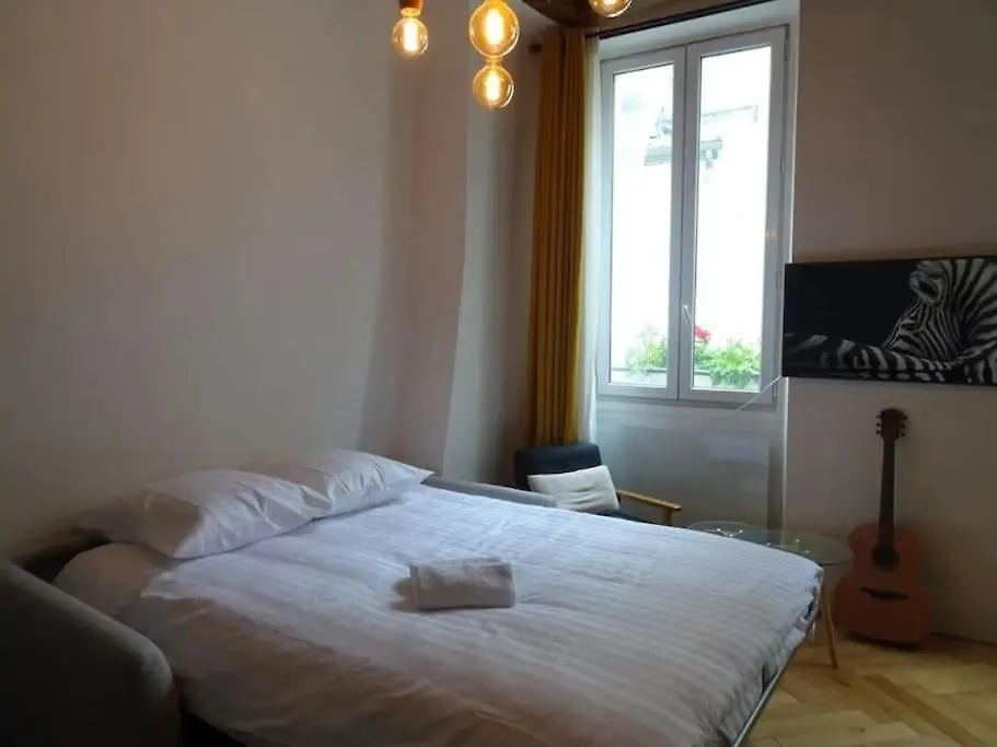 Bel Appartement Parisien, Typique Du Marais