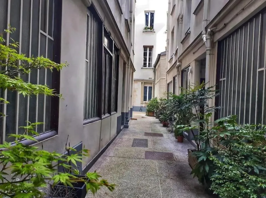 Daire Bel Appartement Parisien, Typique Du Marais Fransa