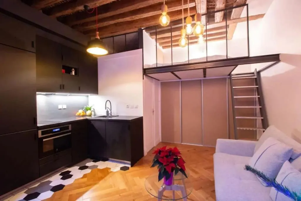 Bel Appartement Parisien, Typique Du Marais 0*, Paris