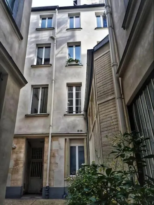 Apartment Bel Appartement Parisien, Typique Du Marais Frankreich